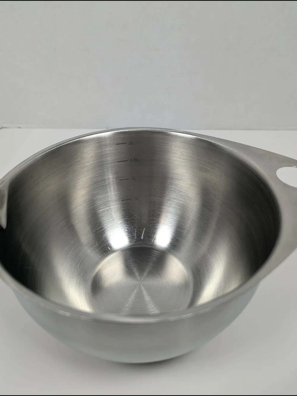 The Pampered Chef Stainless Steel Mixing Bowl Pour Spout Silicone Base 8-Cup 2-L
